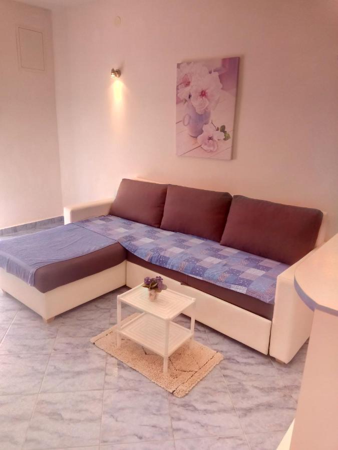 Apartmani "Ostro" Crikvenica คราลเยวีจา ภายนอก รูปภาพ