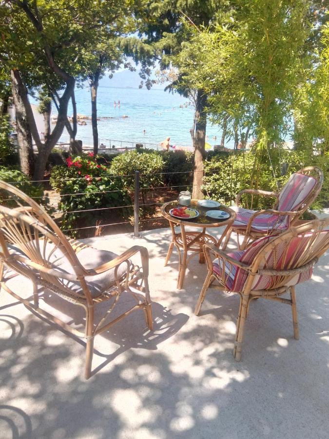 Apartmani "Ostro" Crikvenica คราลเยวีจา ภายนอก รูปภาพ