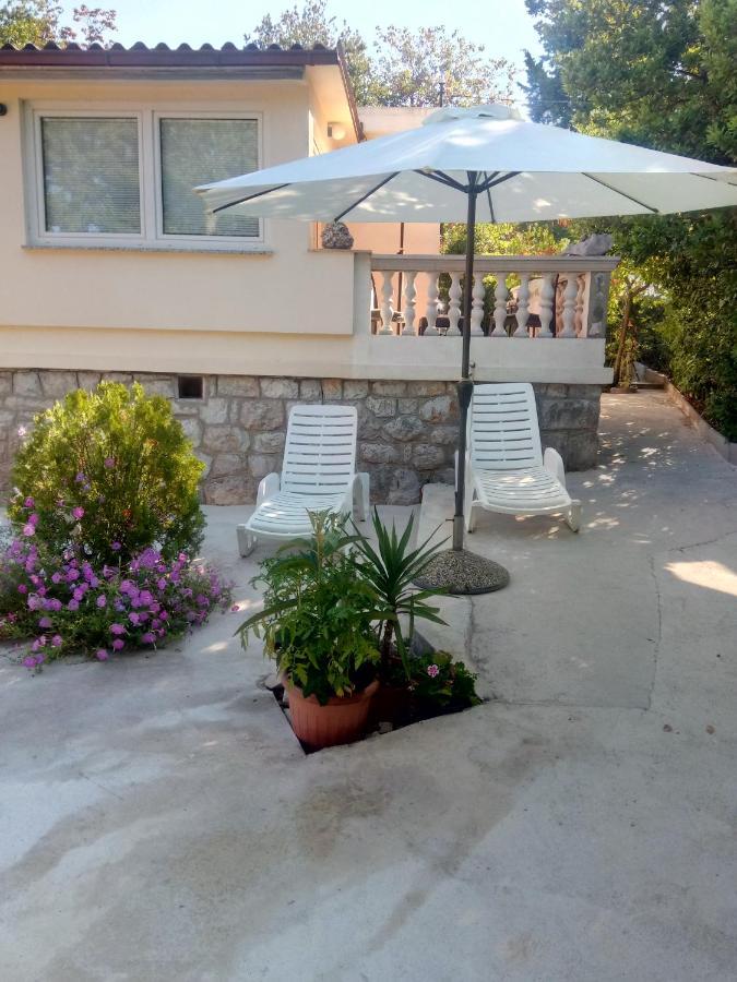 Apartmani "Ostro" Crikvenica คราลเยวีจา ภายนอก รูปภาพ