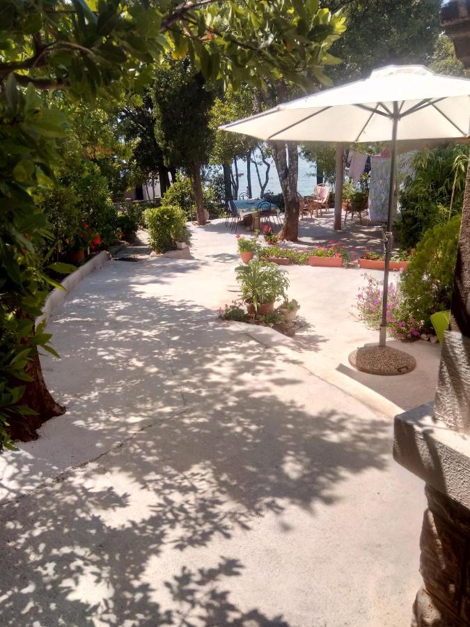 Apartmani "Ostro" Crikvenica คราลเยวีจา ภายนอก รูปภาพ