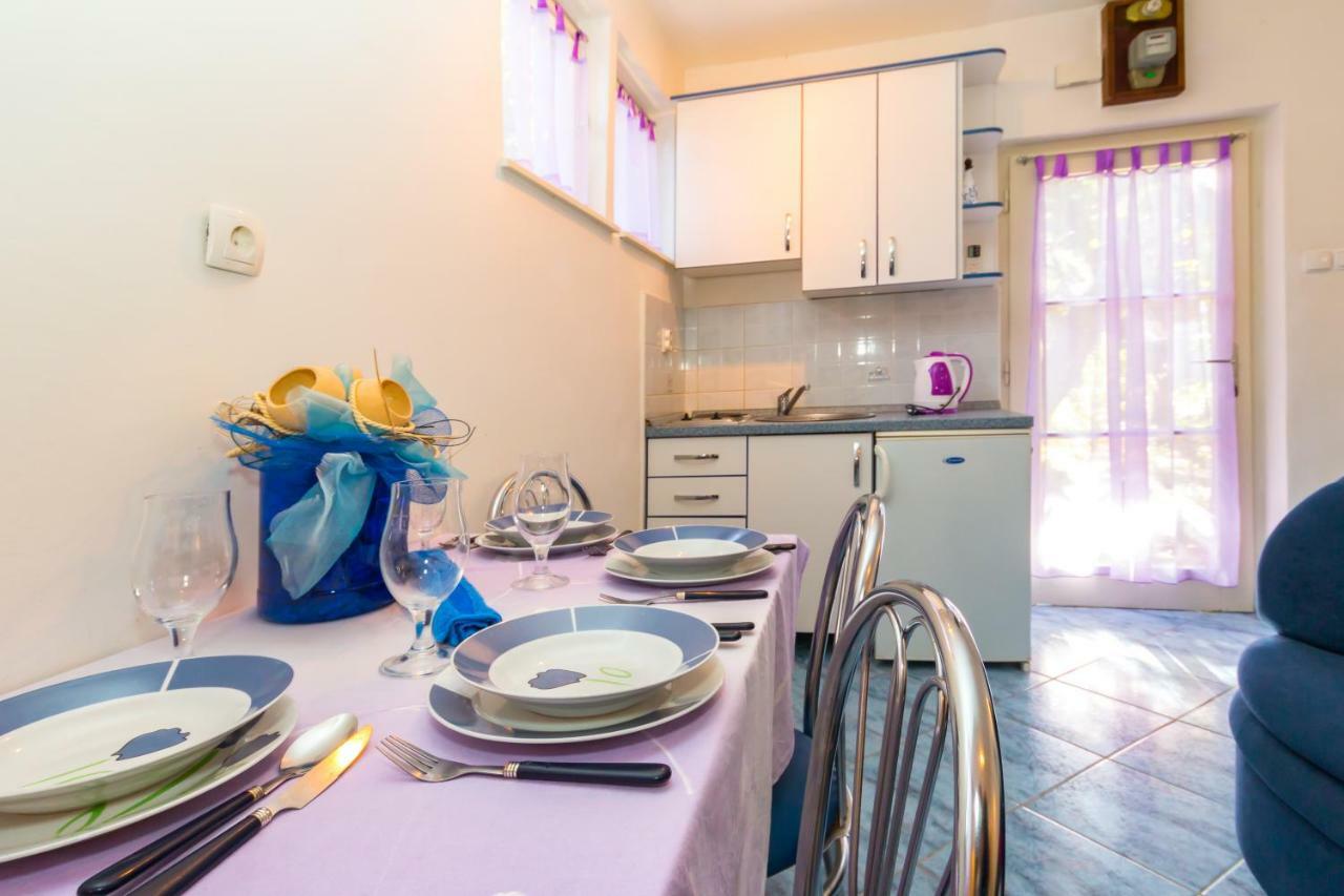 Apartmani "Ostro" Crikvenica คราลเยวีจา ภายนอก รูปภาพ