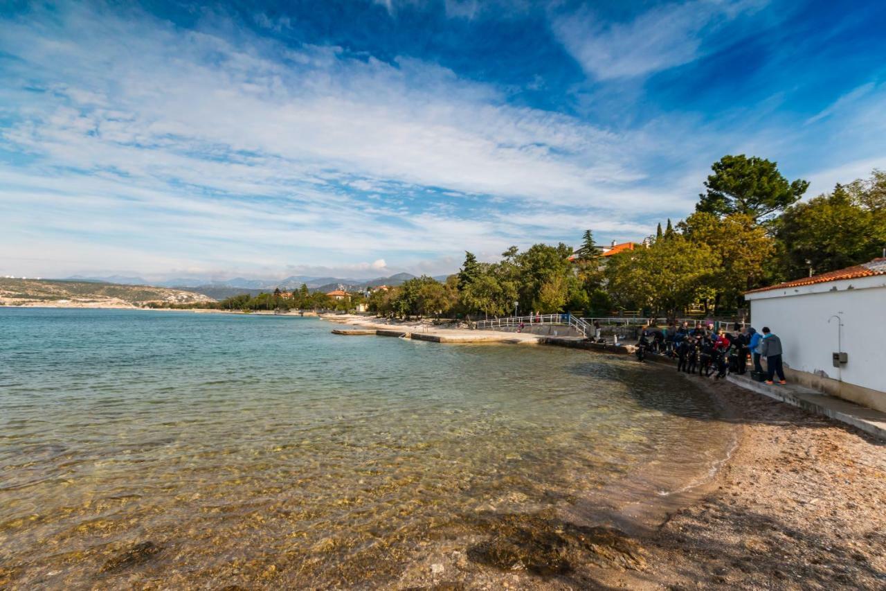 Apartmani "Ostro" Crikvenica คราลเยวีจา ภายนอก รูปภาพ