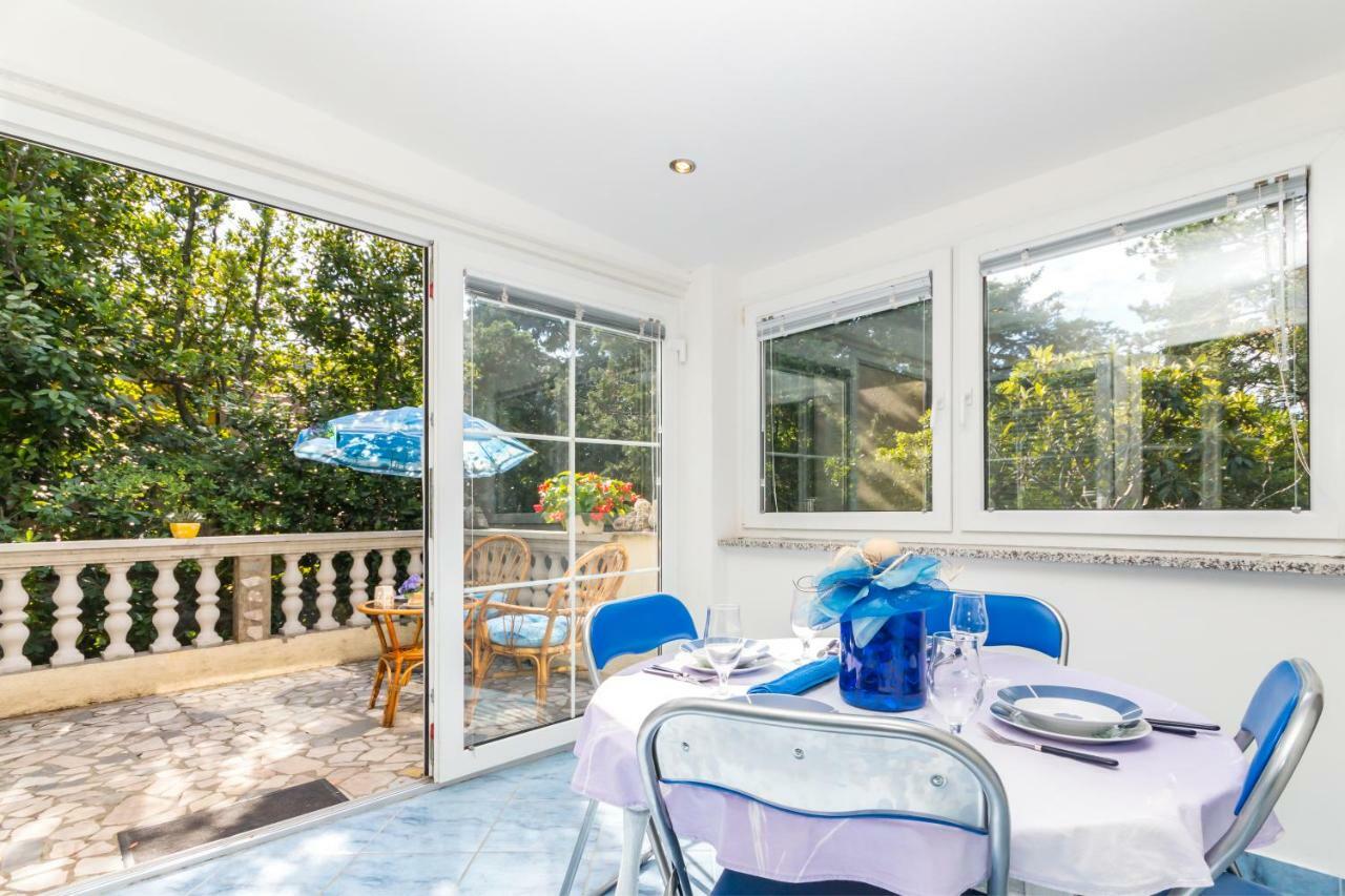Apartmani "Ostro" Crikvenica คราลเยวีจา ภายนอก รูปภาพ