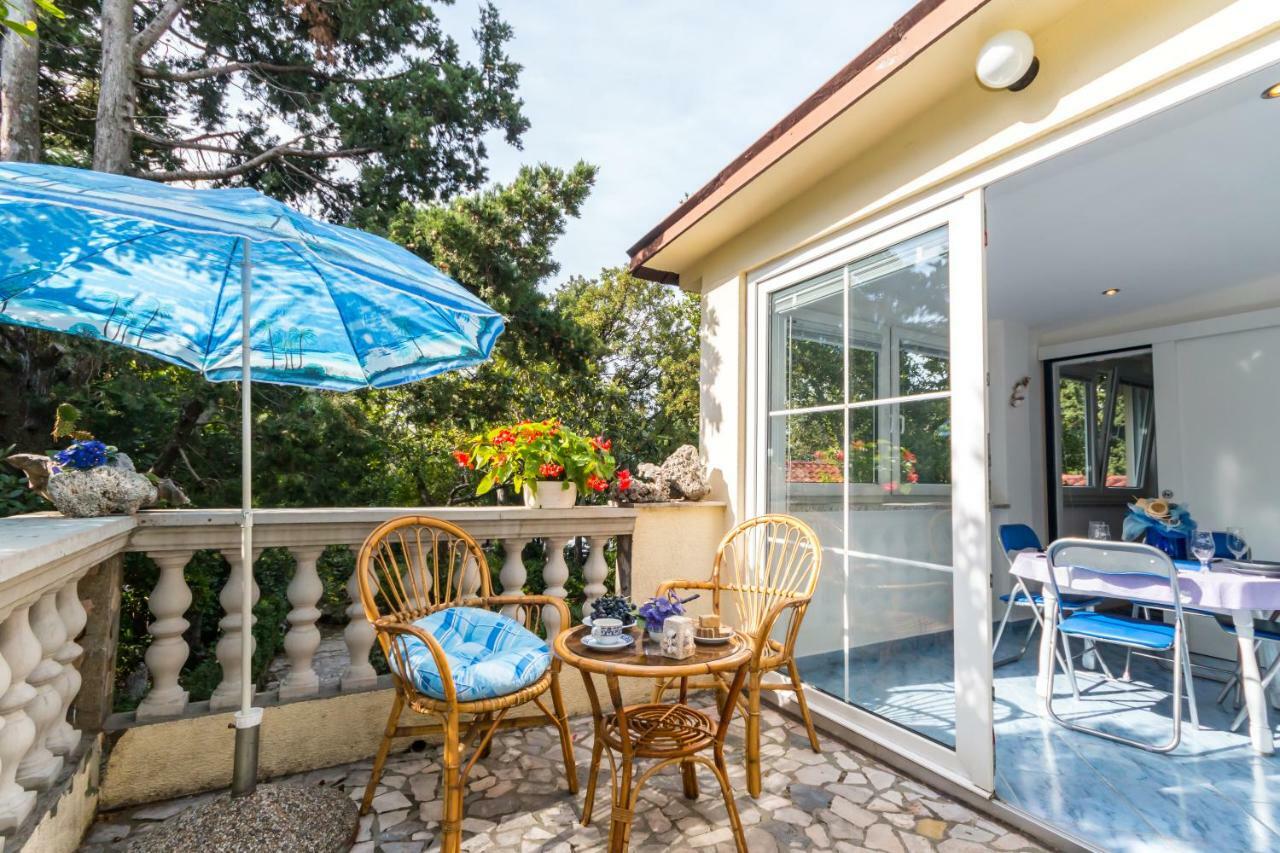 Apartmani "Ostro" Crikvenica คราลเยวีจา ภายนอก รูปภาพ